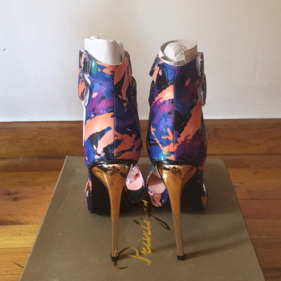 Privileged heels - Picture 3 of 5